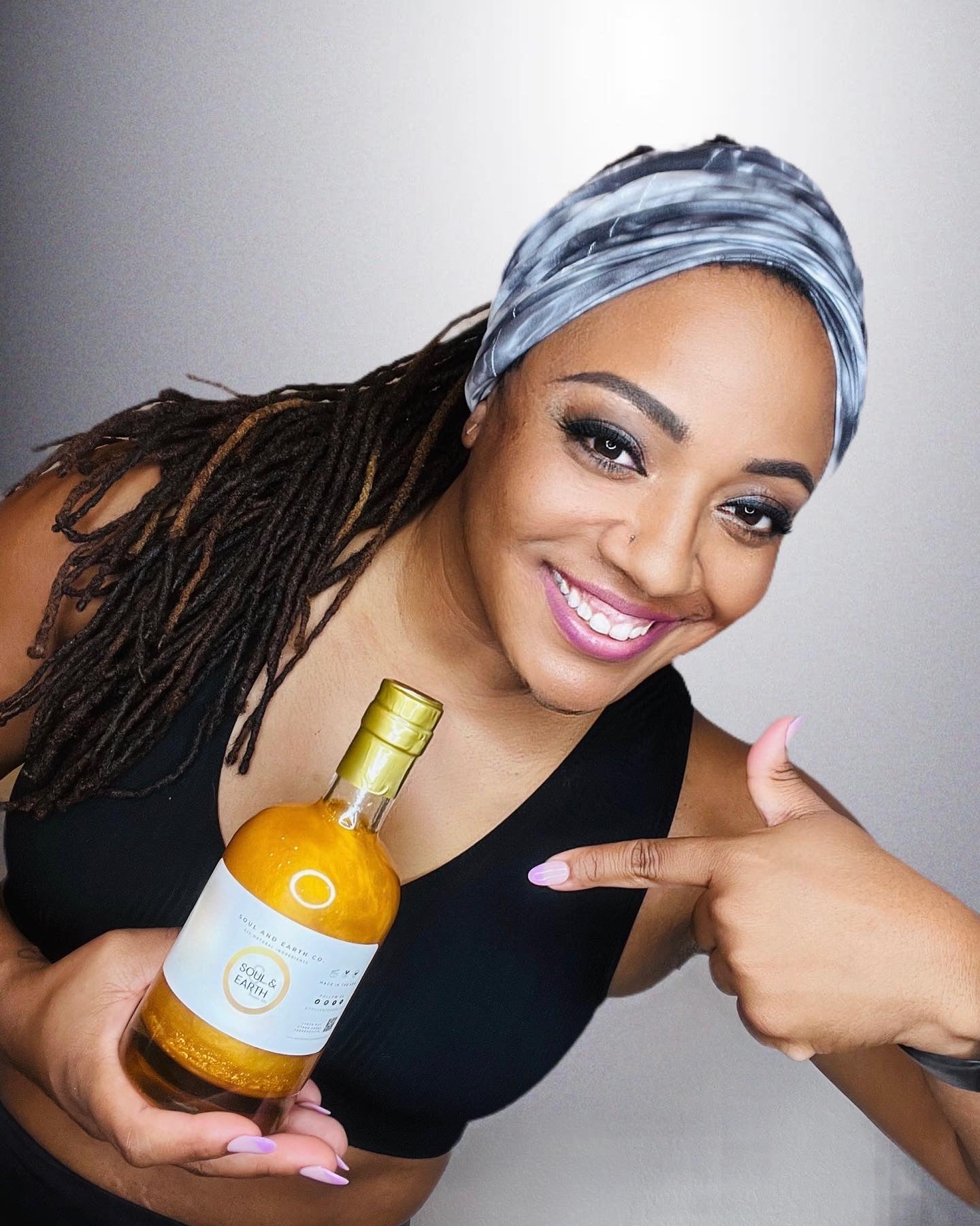 It’s Golden Jasmine Body Oil 12oz.