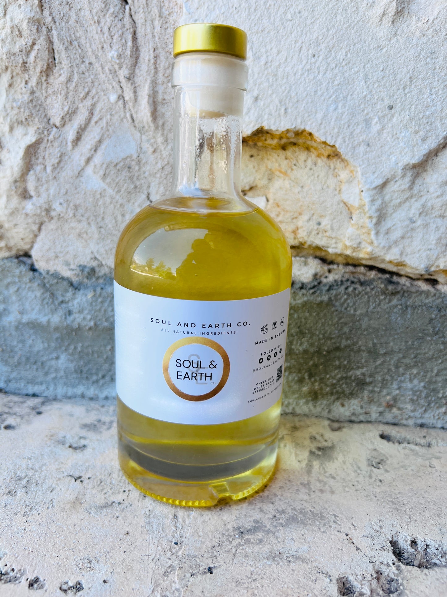 It’s Golden Jasmine Body Oil 12oz.